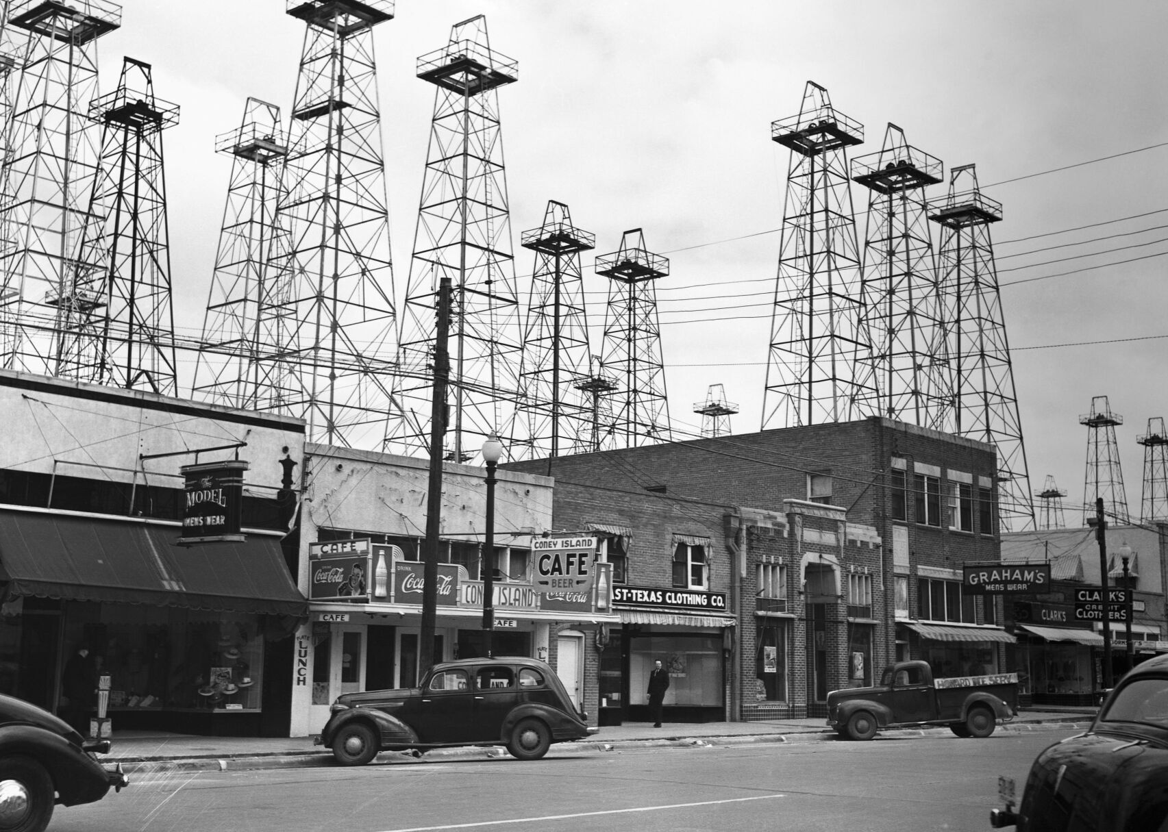 1943: Surprise Hurricane during World War II